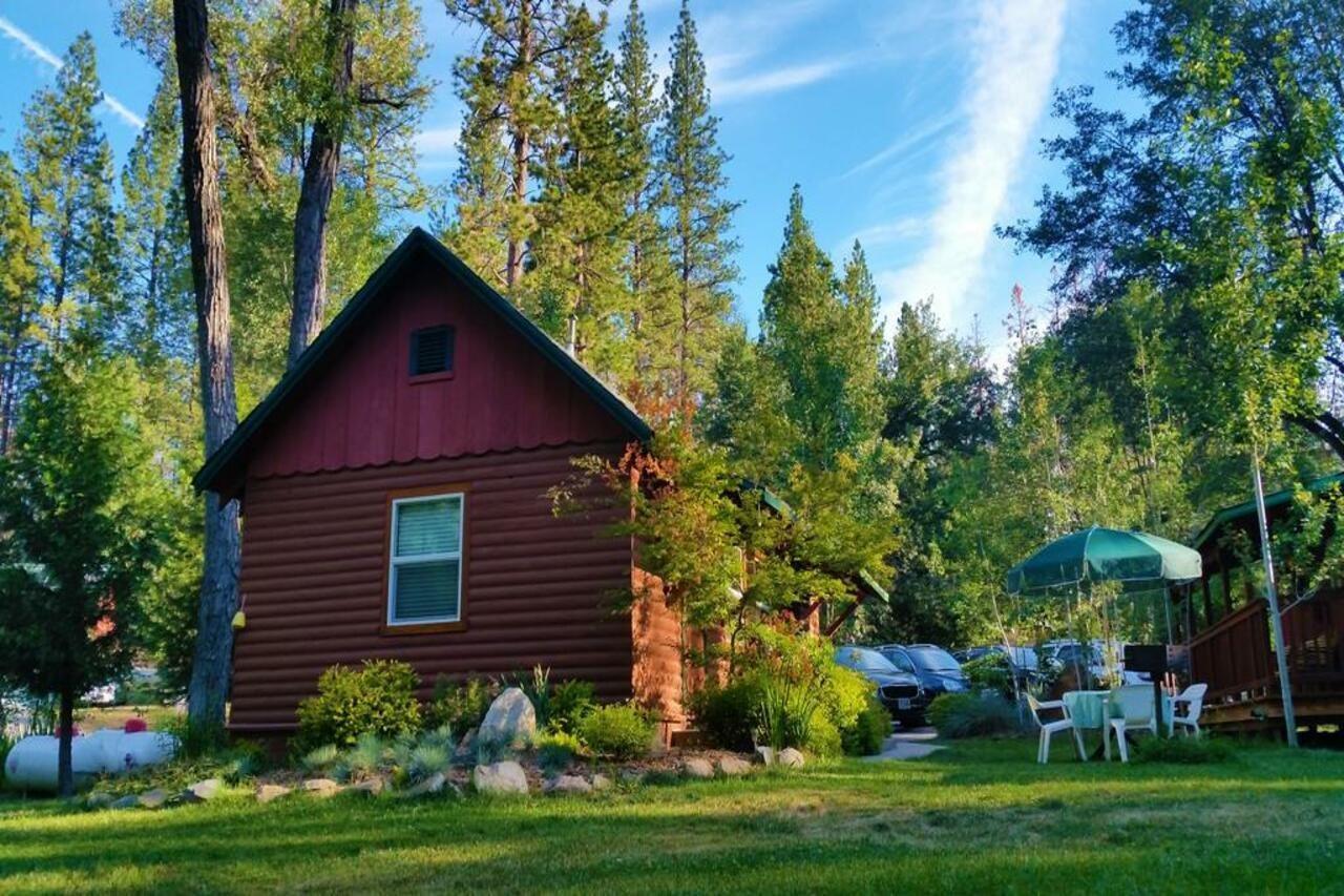 גרובלנד Yosemite Riverside Inn מראה חיצוני תמונה