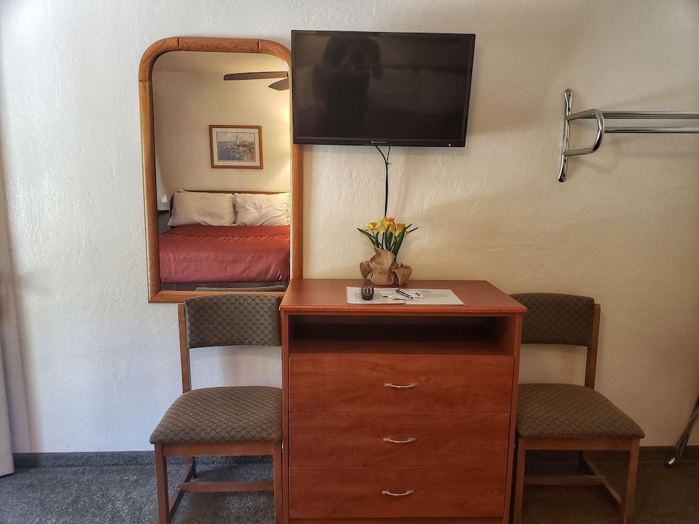 גרובלנד Yosemite Riverside Inn מראה חיצוני תמונה