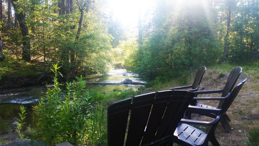 גרובלנד Yosemite Riverside Inn מראה חיצוני תמונה