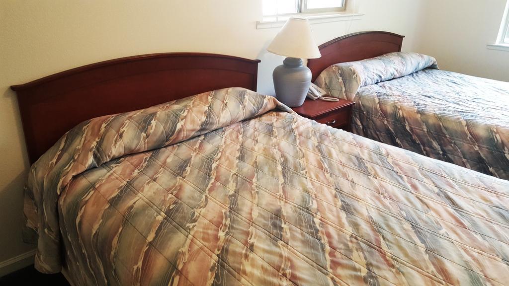גרובלנד Yosemite Riverside Inn מראה חיצוני תמונה