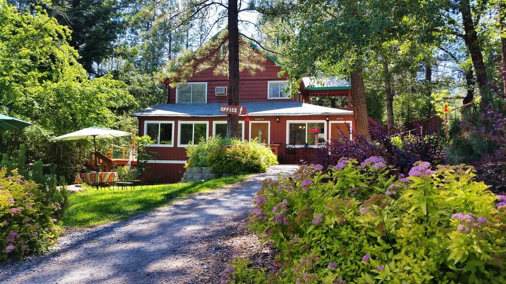 גרובלנד Yosemite Riverside Inn מראה חיצוני תמונה