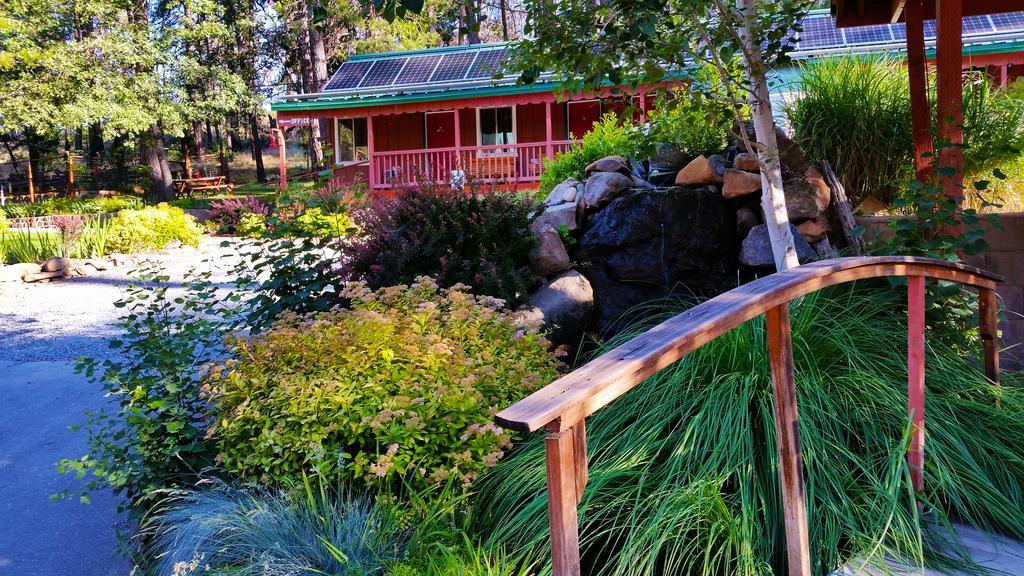 גרובלנד Yosemite Riverside Inn מראה חיצוני תמונה