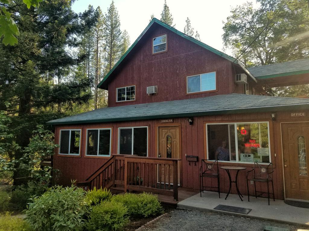 גרובלנד Yosemite Riverside Inn מראה חיצוני תמונה